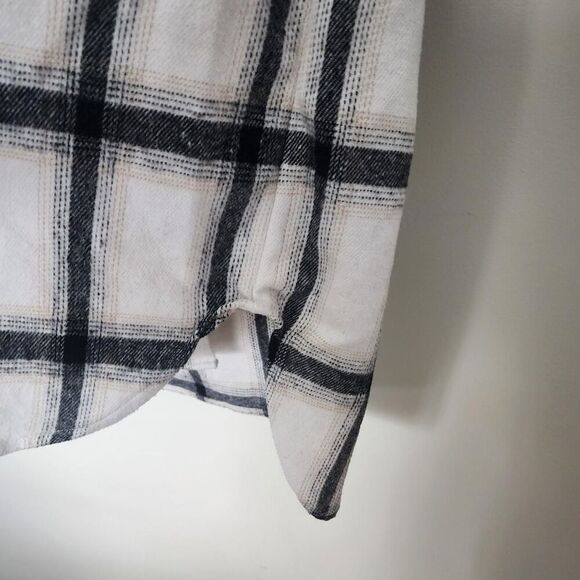 Francesca-s Women's Black and White Cardigan - Picture 7 of 7